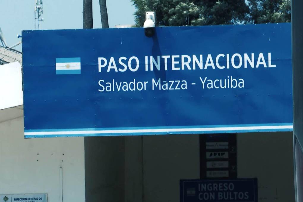 Muchos argentinos cruzan el paso fronterizo en Salvador Mazza para buscar trabajo en Bolivia