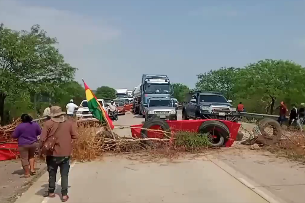 Bloqueo en el puente Quimome