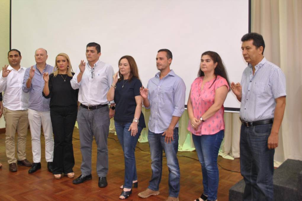 Castro (centro), junto a otros miembros de la dirigencia sectorial