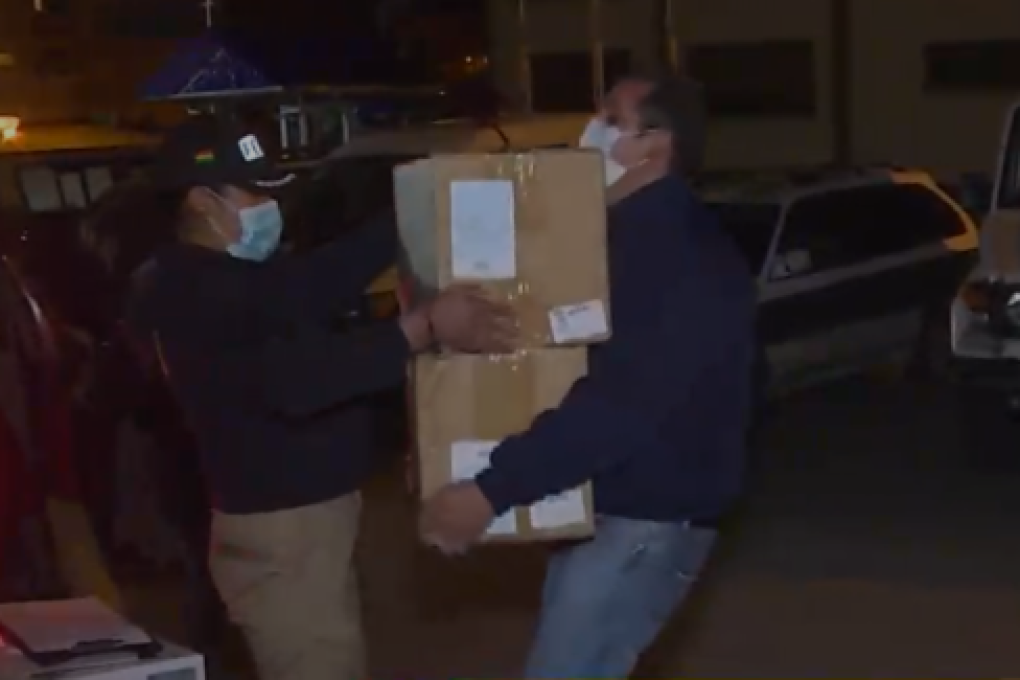 Sujeto es arrestado en posesión de 45 cajas de medicamentos en la terminal paceña