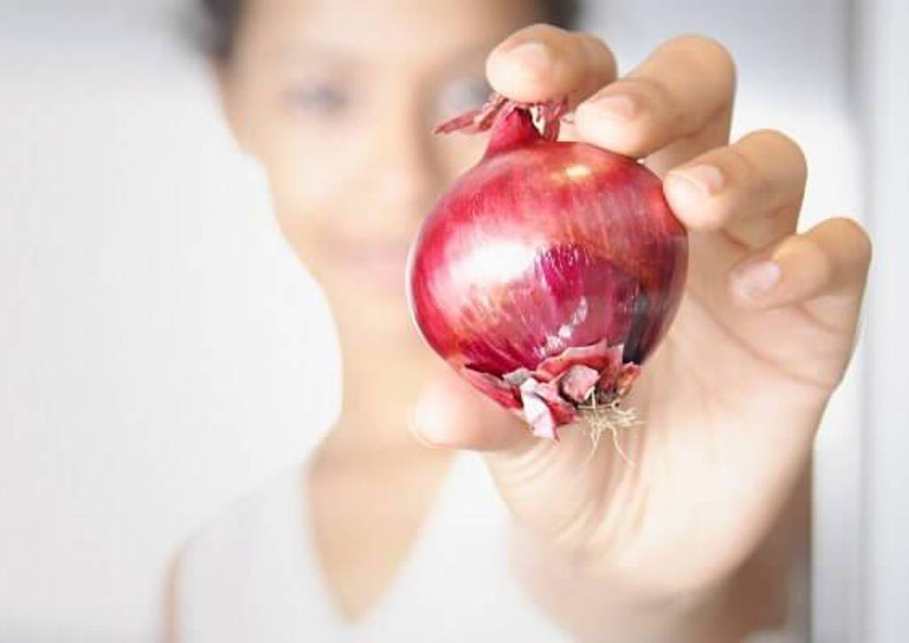 Las propiedades de la cebolla son buenas para el cabello