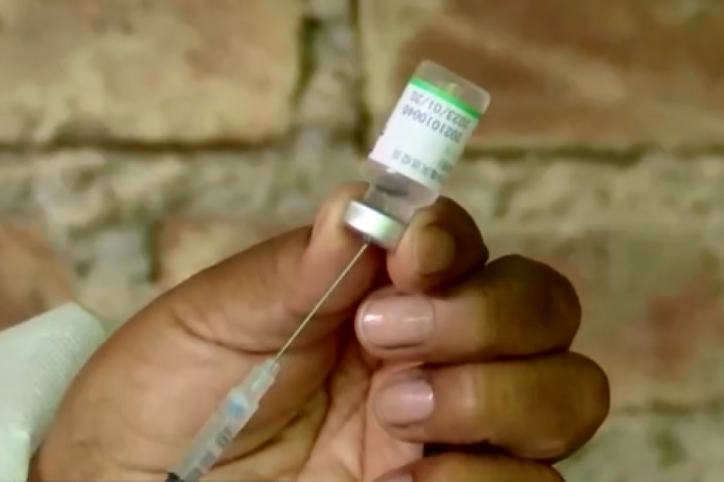 Proponen brigadas médicas para que seguros vacunen a los adultos mayores en sus domicilios