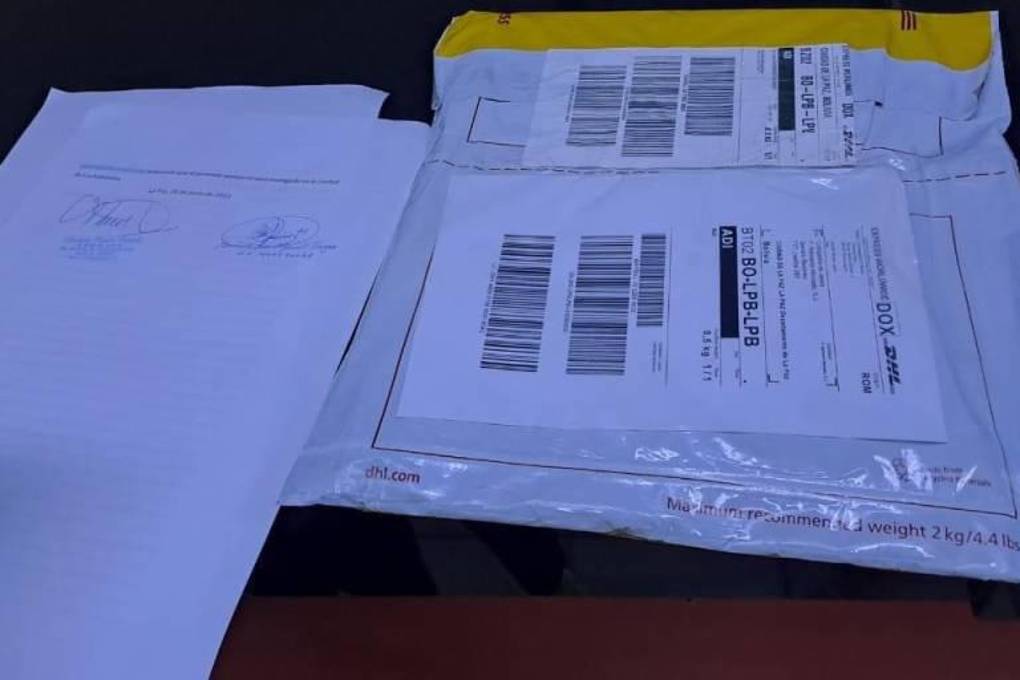 El sobre entregado a la Fiscalía.