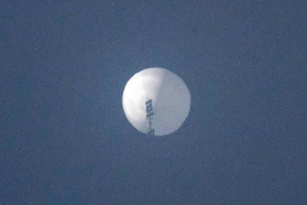  Imagen del presunto globo espía chino en el cielo sobre Billings, Montana.