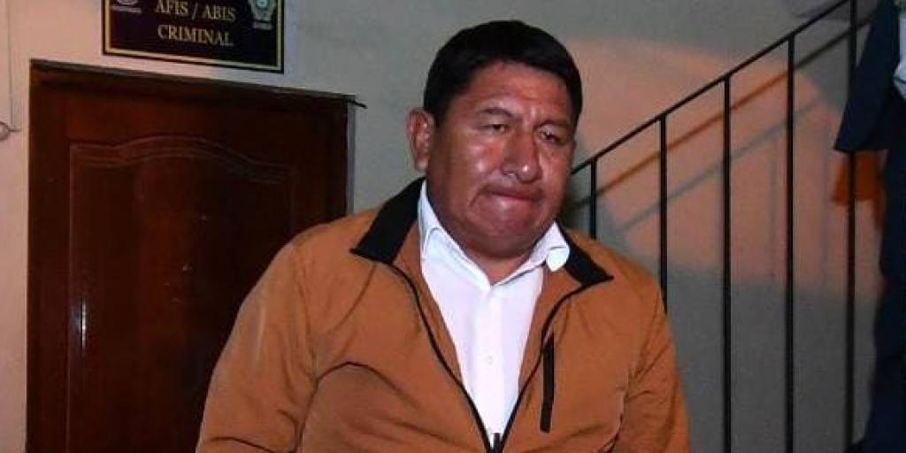 El gobernador Mamani en dependencias de la Felcc de La Paz.