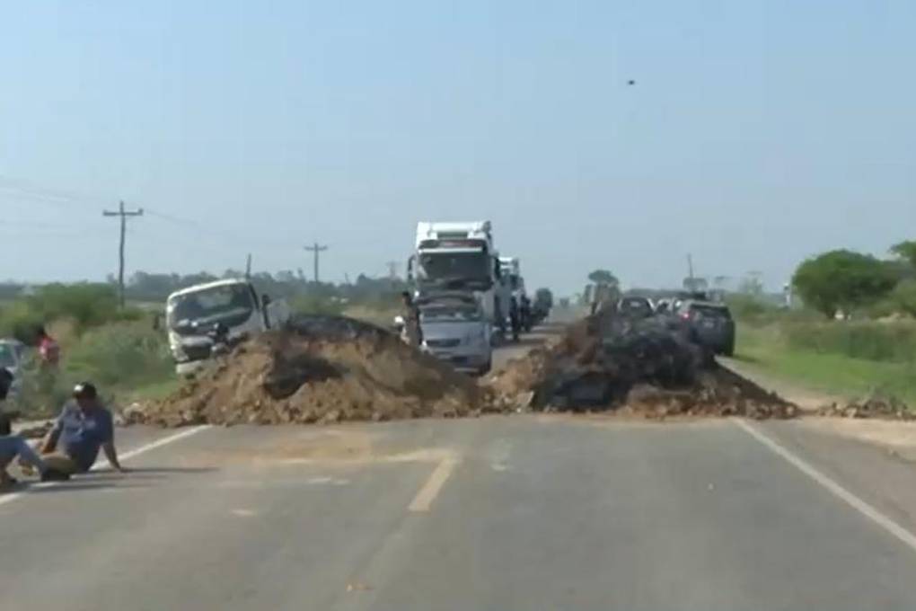 Transportistas cortaron el paso en Cuatro Cañadas