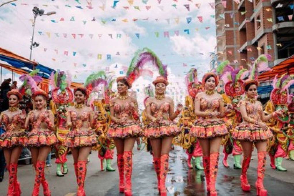 Suspenden primer convite del Carnaval de Oruro por incremento de contagios de Covid-19