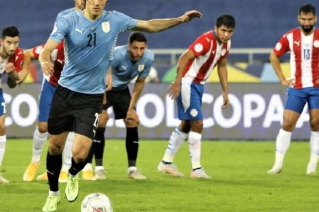 Uruguay vence a Paraguay y se clasifica a cuartos como segundo