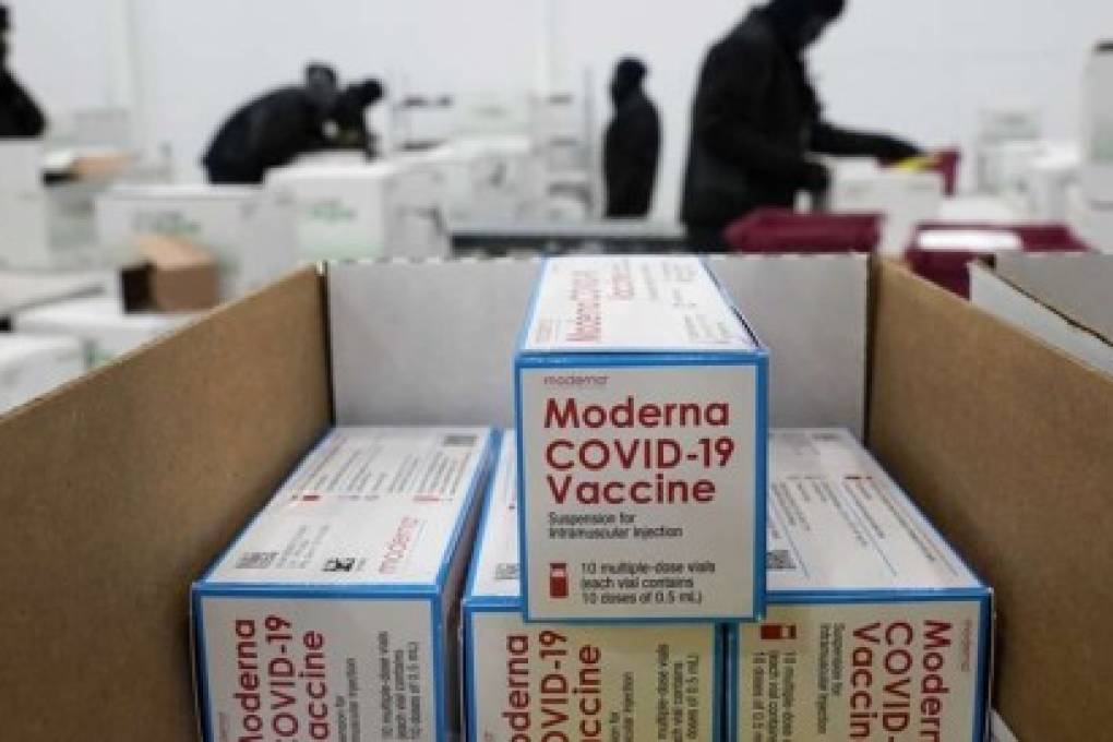 1.9 millones de vacunas Moderna que llegaron al país serán usadas como terceras dosis