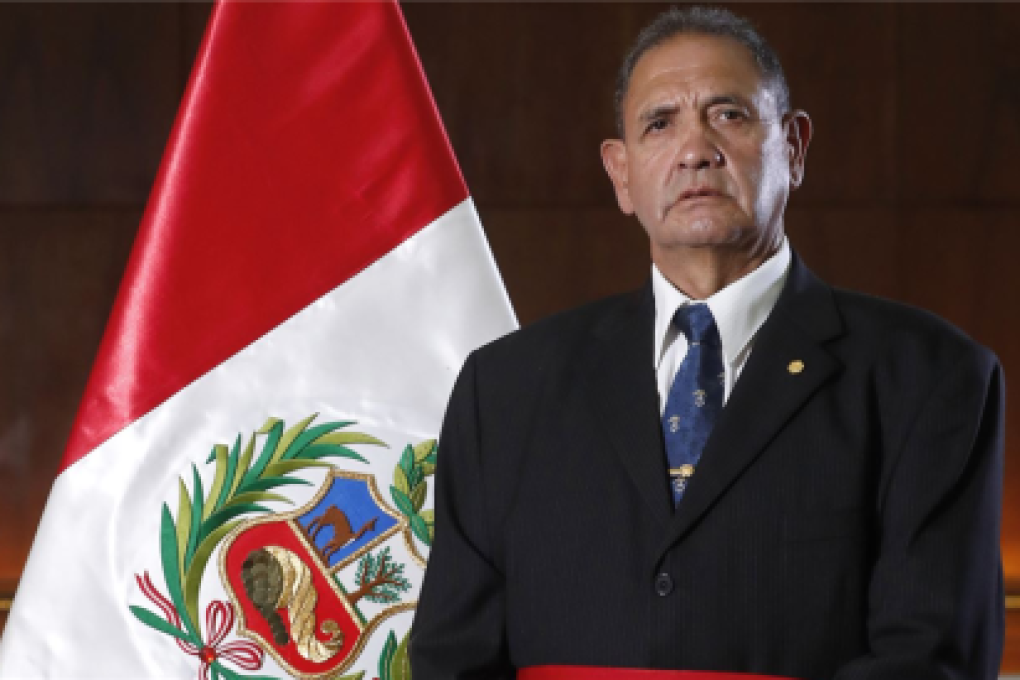 Renuncia el ministro de Defensa de Perú, José Luis Gavidia