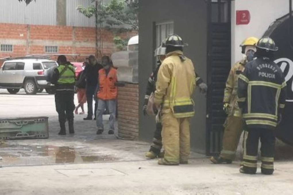 Una mujer muere en un incendio en un local cerca a una universidad privada en Santa Cruz