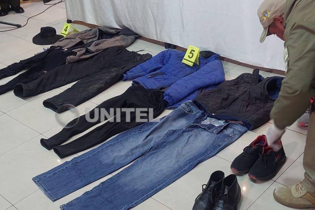 La ropa que incautaron los agentes en los allanamientos para dar con los atracadores.