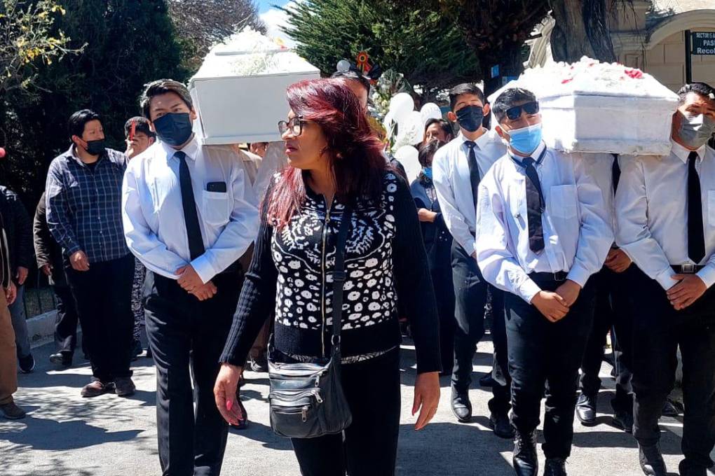 Los pequeños fueron enterrados en La Paz 