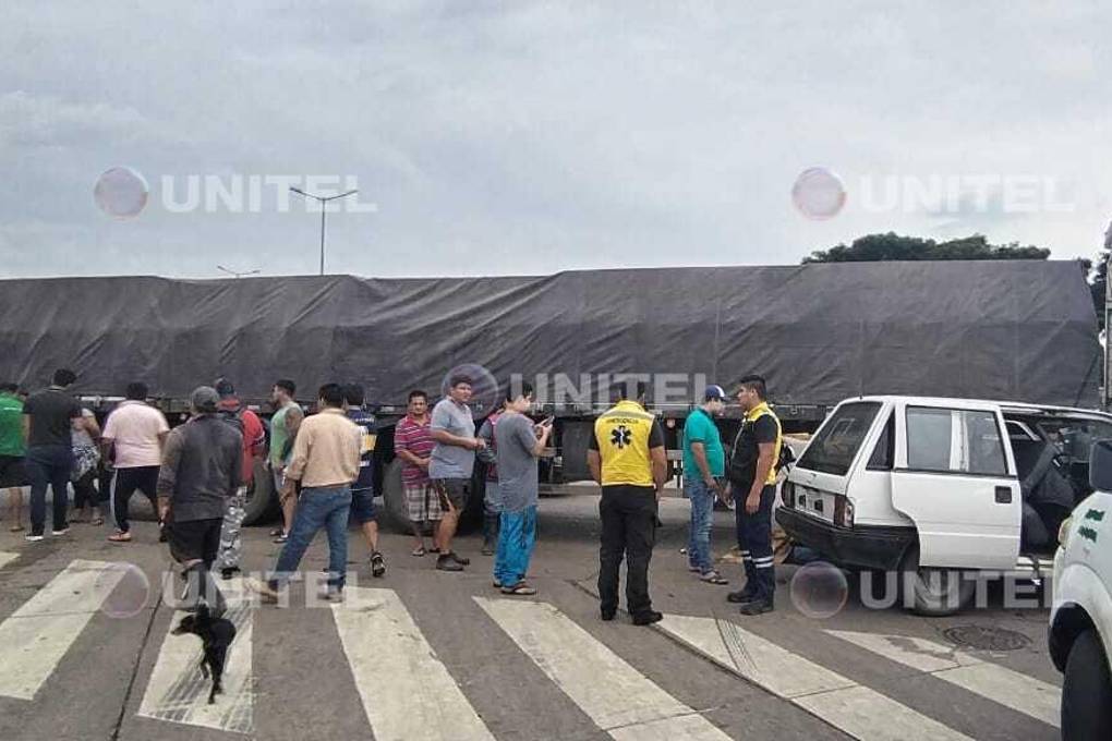 La Policía llegó al lugar del fatal accidente.