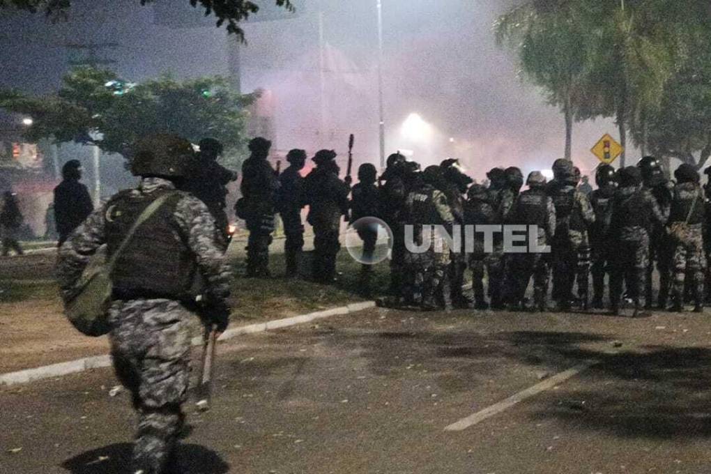 La Policía intervino la protesta pasada la medianoche del sábado