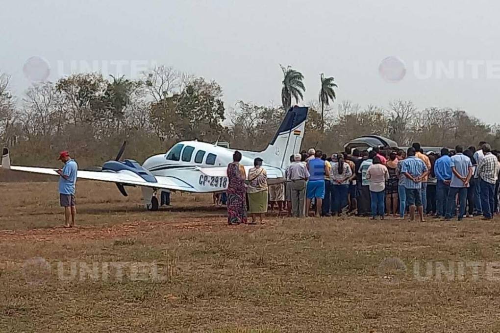 El cuerpo fue trasladado en una avioneta