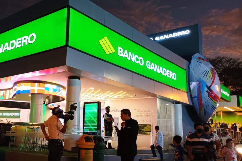 ¡Qué golazo de promo! Banco Ganadero incentiva el ahorro y la inclusión financiera en Expocruz 2022