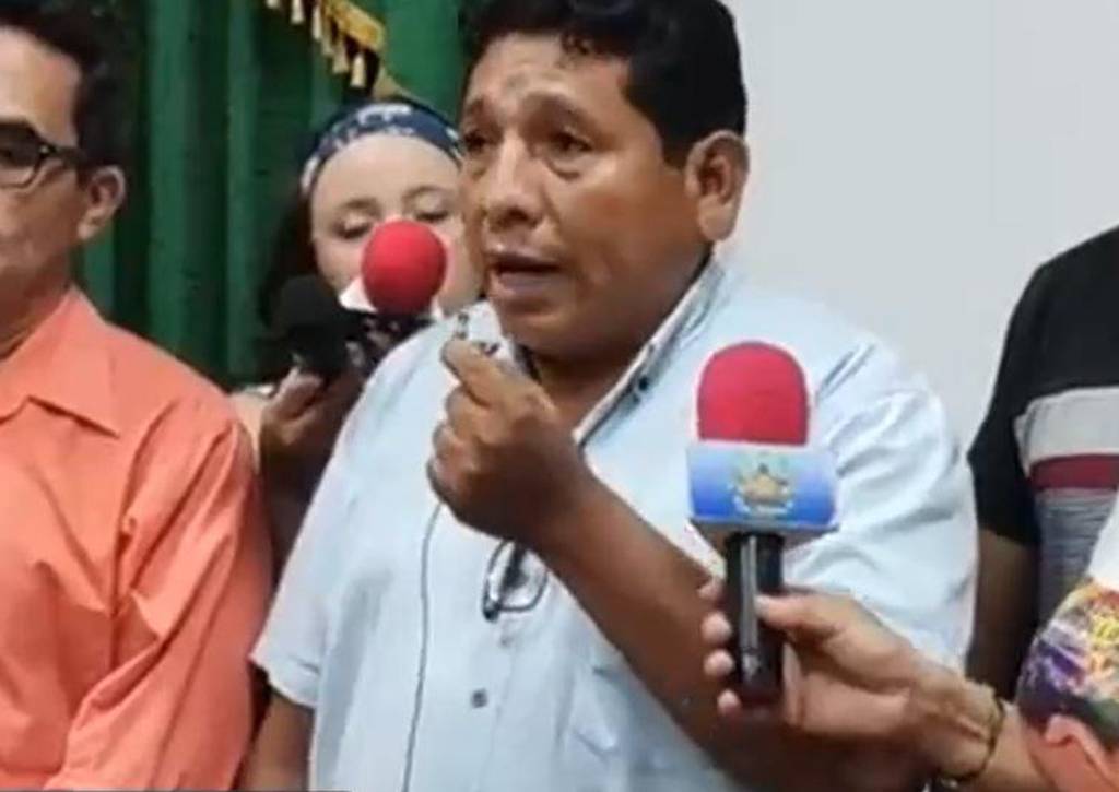 El presidente cívico durante su anuncio de bloqueos.
