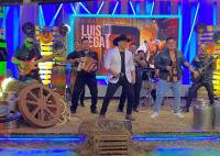 Luis Vega y su banda, en La Revista de UNITEL