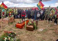 La pareja de esposos fue enterrada por sus familiares