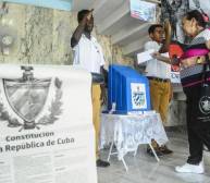 Los colegios electorales abren en Cuba para los comicios locales