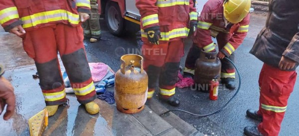 La Paz Un Local De Comida Rápida Se Incendió Por La Mala Conexión De La Manguera De Gas 5196