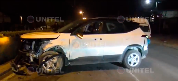 Vehículo es impactado por un tráiler que luego se dio a la fuga, una ...