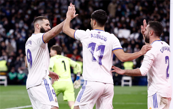 El Real Madrid golea y se escapa en LaLiga española