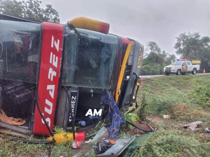 Seis heridos tras el vuelco de un bus en la ruta Santa Cruz - Villa Montes