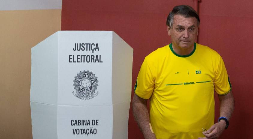 Jair Bolsonaro busca su reelección en el vecino país